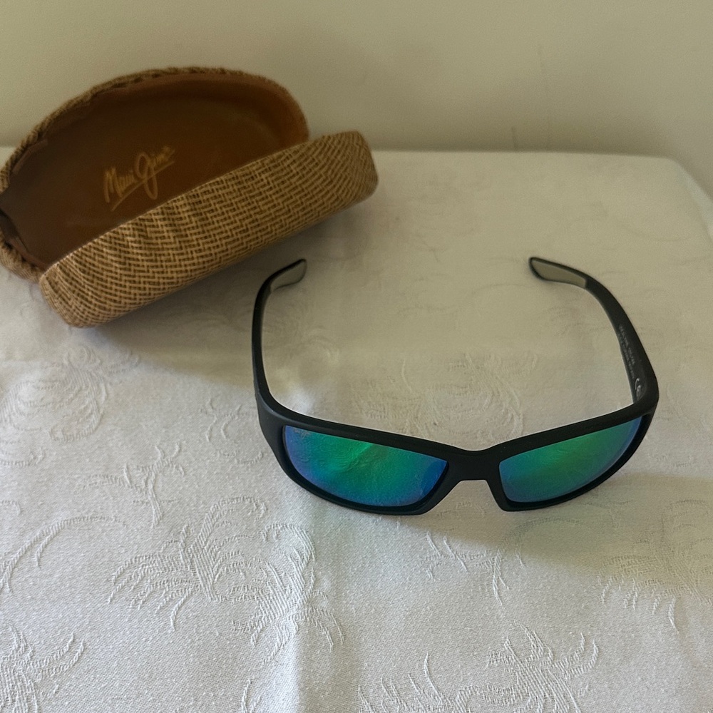 Maui Jim Black Sunglasses with Blue-Green Lenses